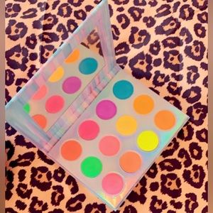 BadGirlNas beauty world eye shadows